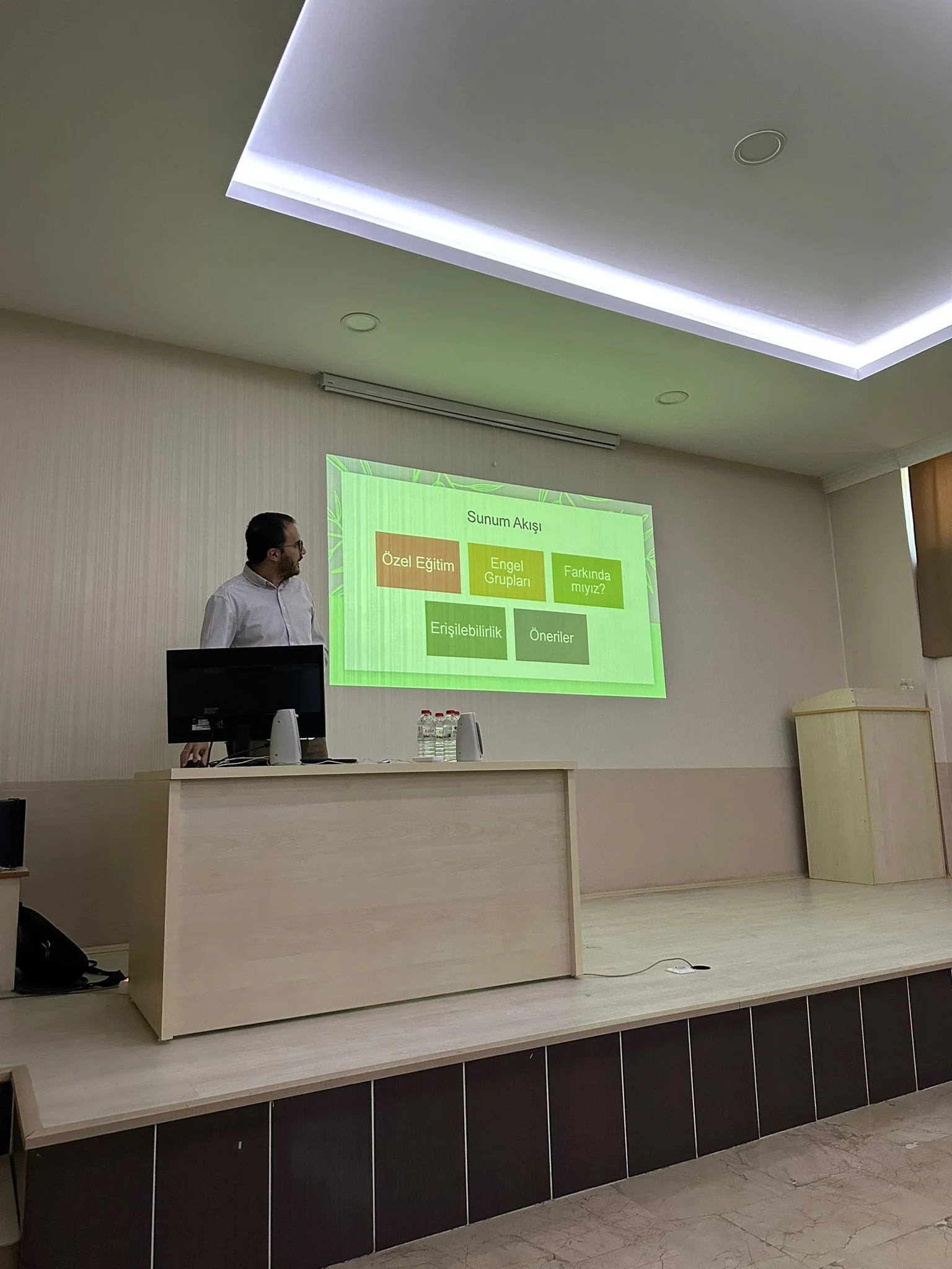 Akşehir Meslek Yüksekokulu Akademik-İdari Personeli ve Öğrencilerine Yönelik Seminer Gerçekleştirildi
